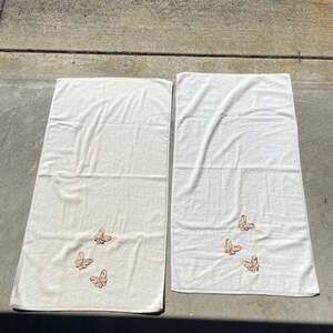 Vintage Cream Butterfly Bath Towels 2pc